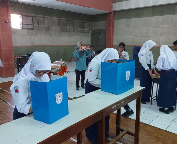 Mengajarkan Nilai Demokrasi Melalui Pemilihan Ketua OSIS