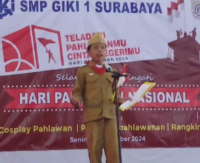 Memperingati Hari Pahlawan di SMP GIKI 1 Surabaya