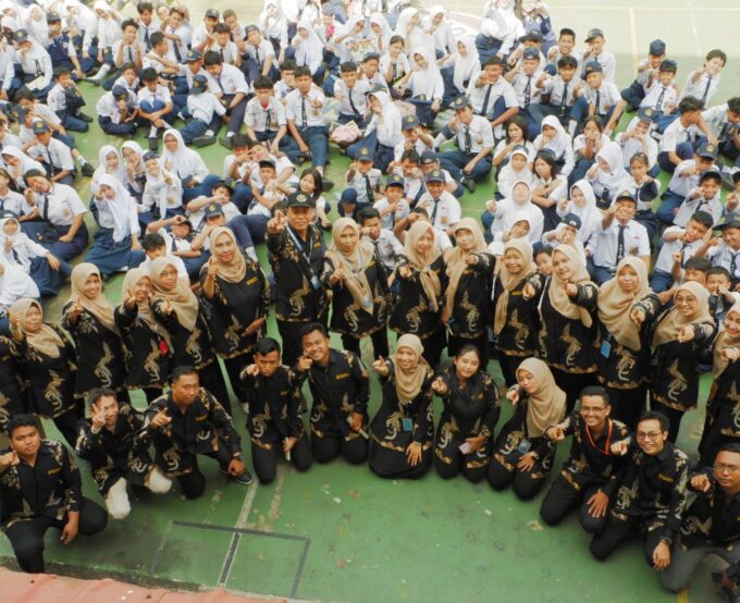 Hari Guru Nasinional di SMP GIKI 1 Surabaya